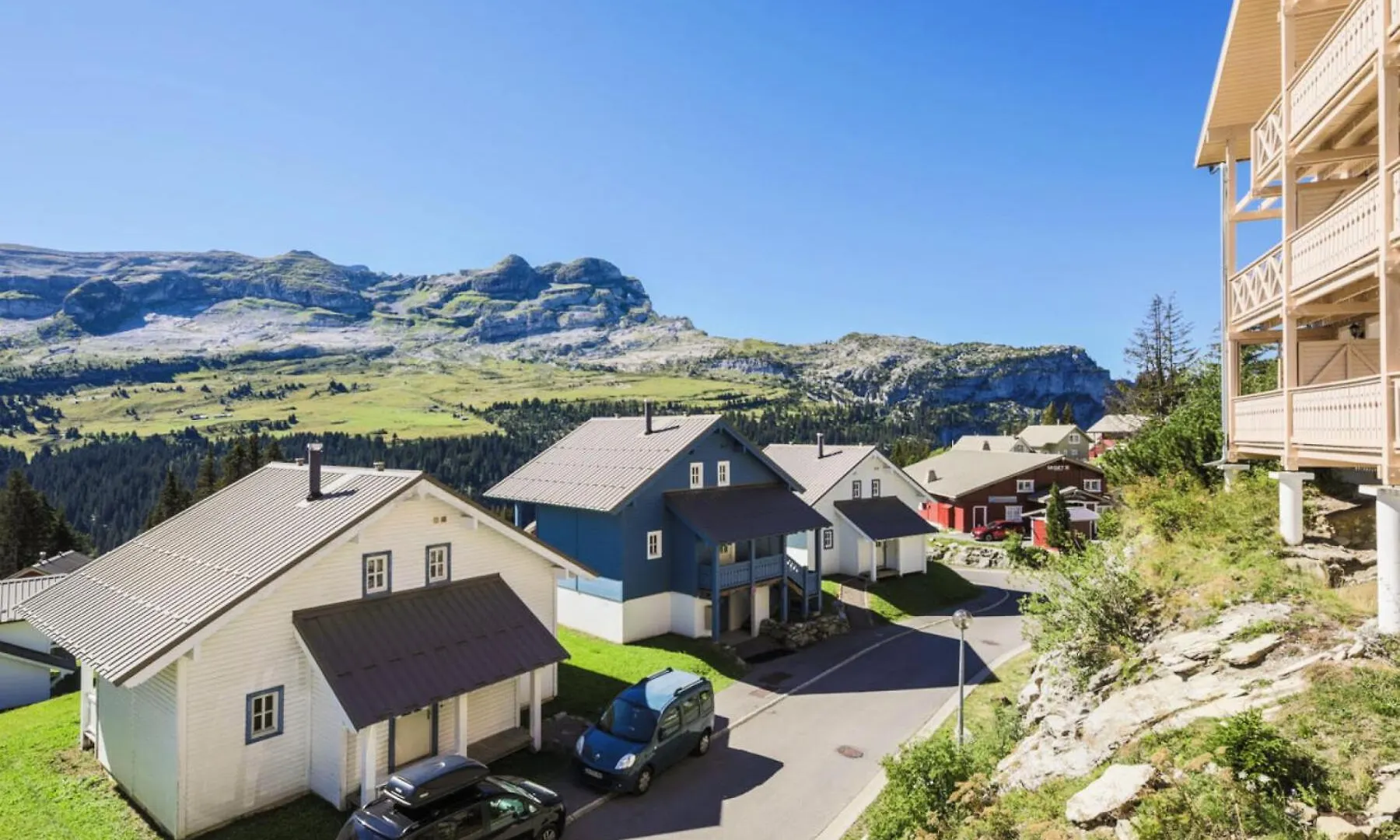 Apartment Residence Le Chateau De Crans - Maeva Home - Appartement 3 Pieces 10 Personnes - Budget Mae-4252 Flaine France